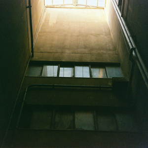 中国巨乳杂技三人组在线看
