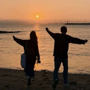 中国巨乳杂技三人组在线看
